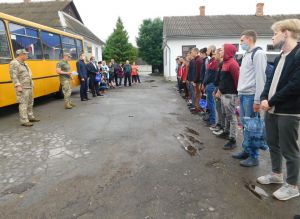 У Гощі провели до армії 17 земляків